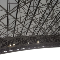 スタジアムの屋根を下から01