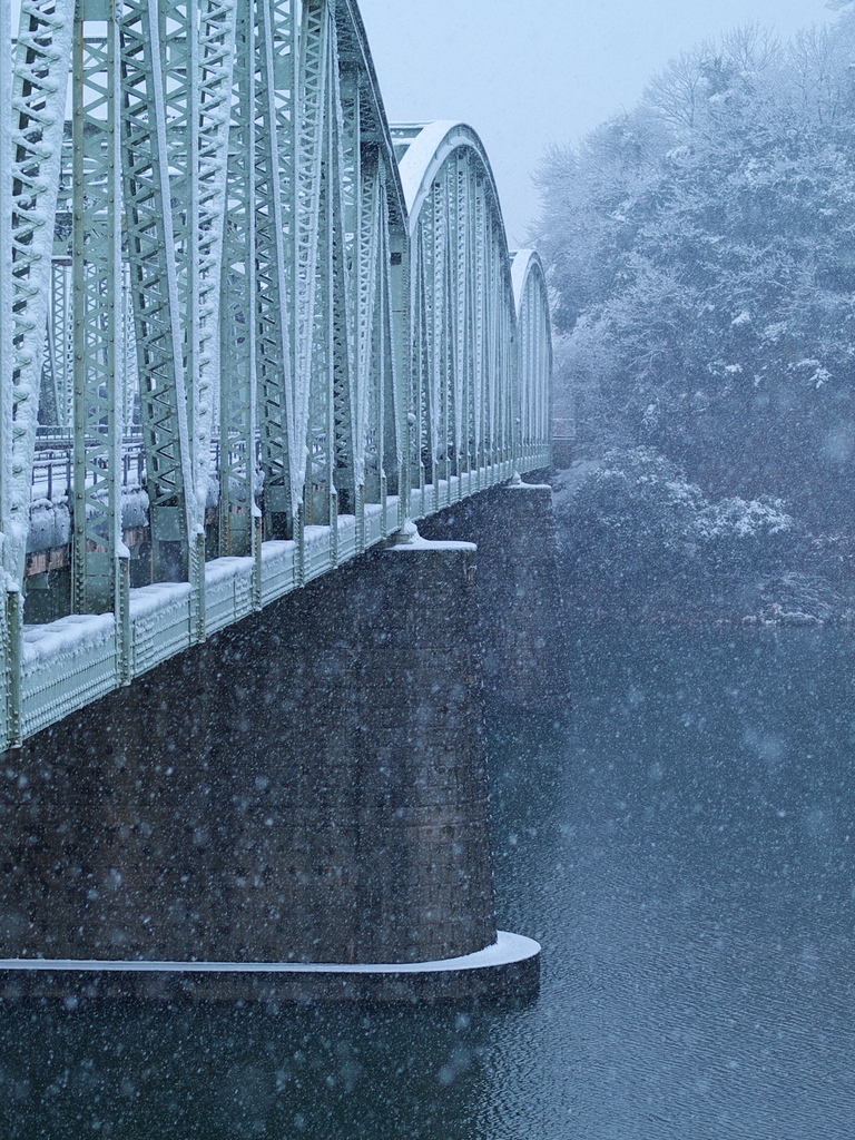 雪の犬山橋