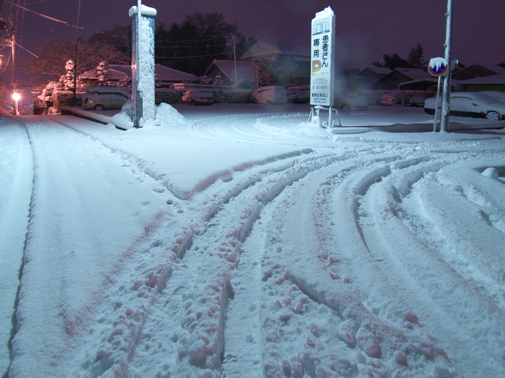 雪夜の三叉路