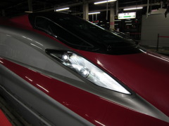 新型　こまち