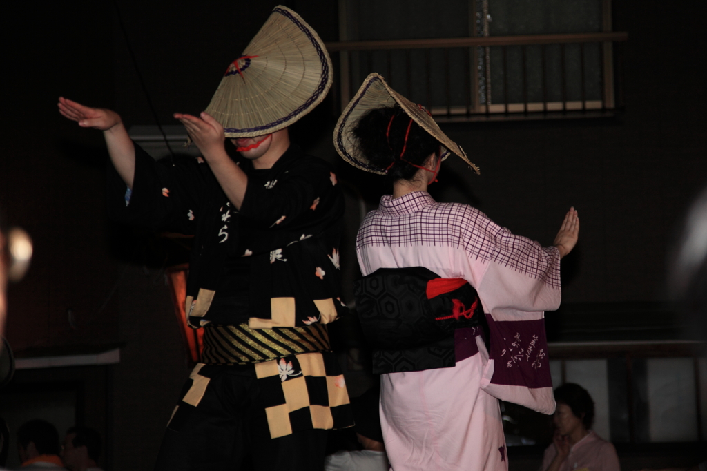 風の盆　男女