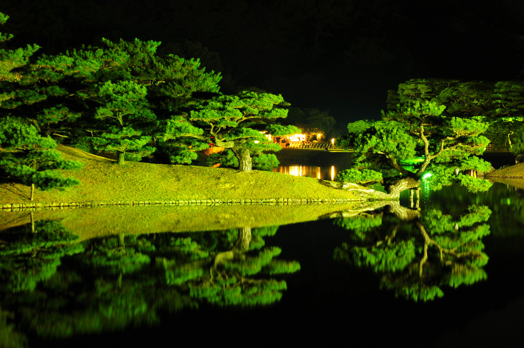 栗林公園　ライトアップ