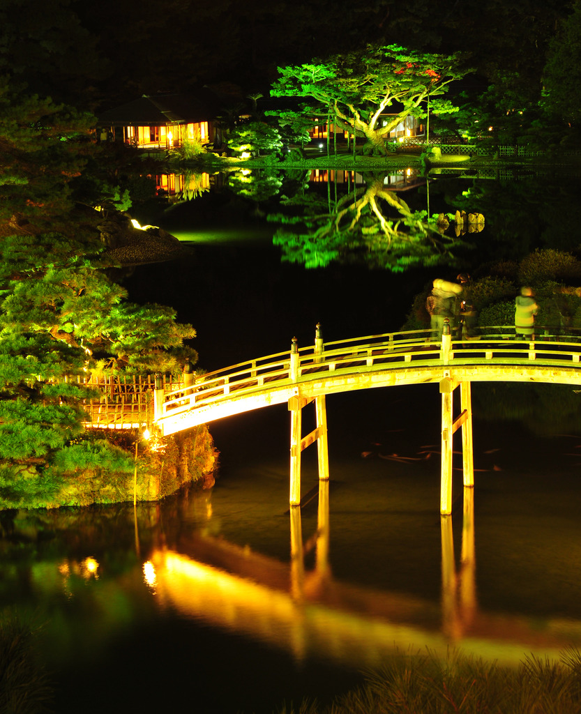栗林公園　ライトアップ