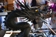 竜も暑そう