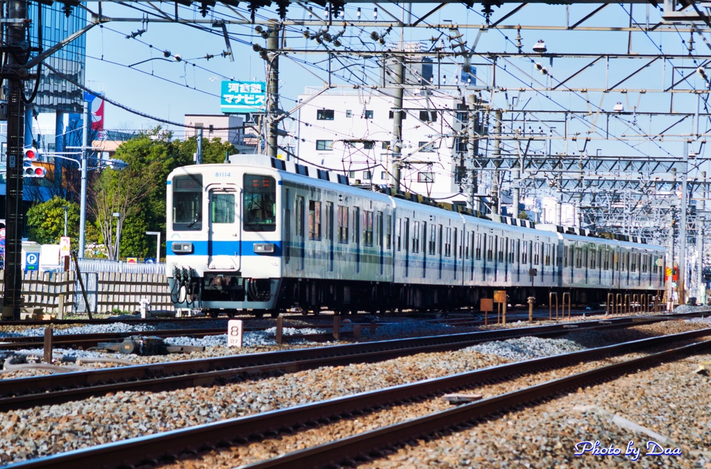 春日部を走る8000系