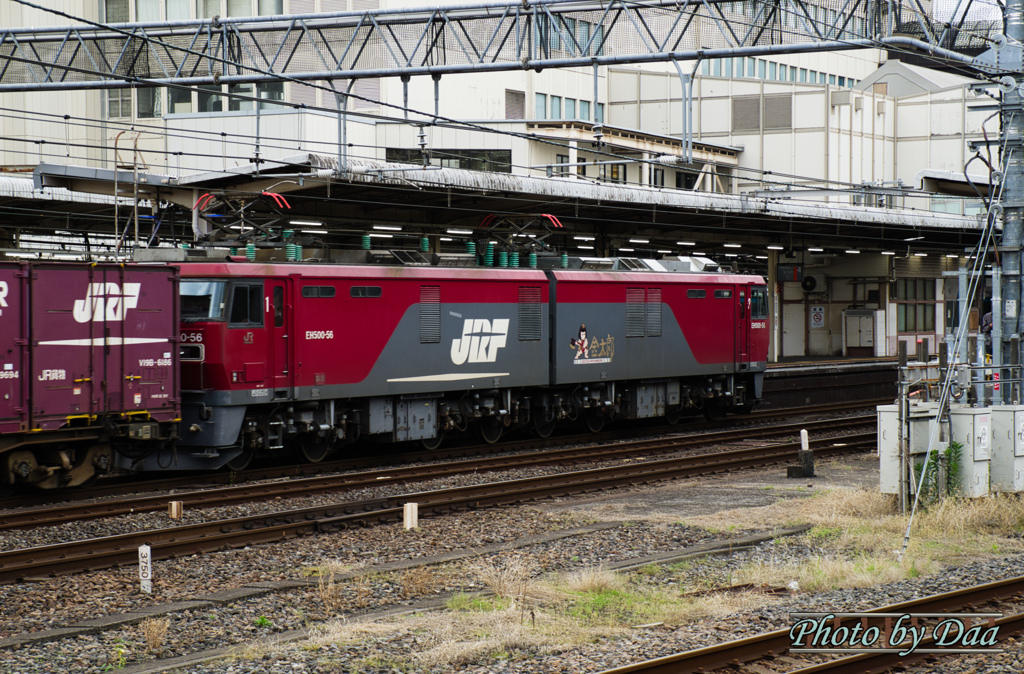 赤い車体の金太郎