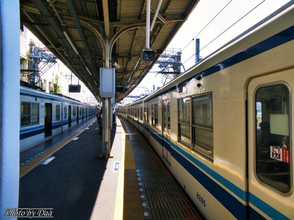 東武大宮駅の狭いホーム