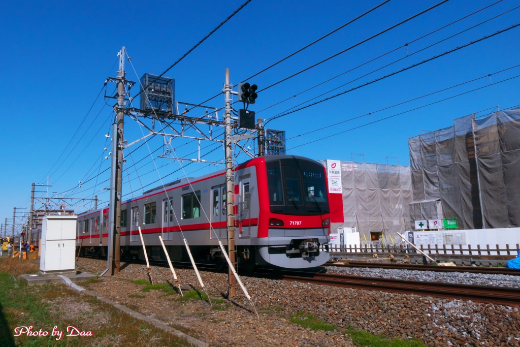 春日部に向かう赤い電車