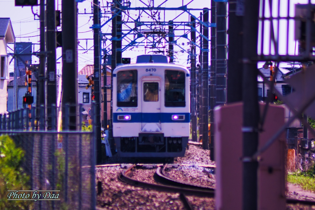 8000系正面
