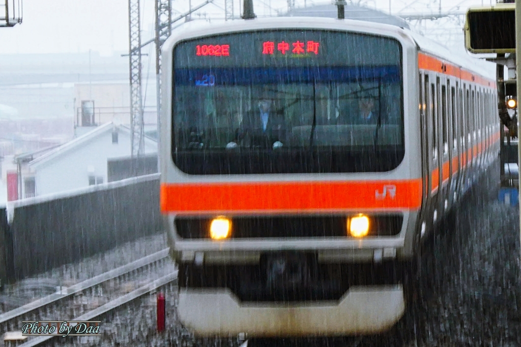 雨の中を行く武蔵野線