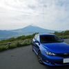 富士山とインプレッサ