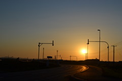 道路からの夕陽