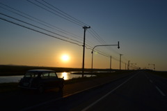 夕陽と池