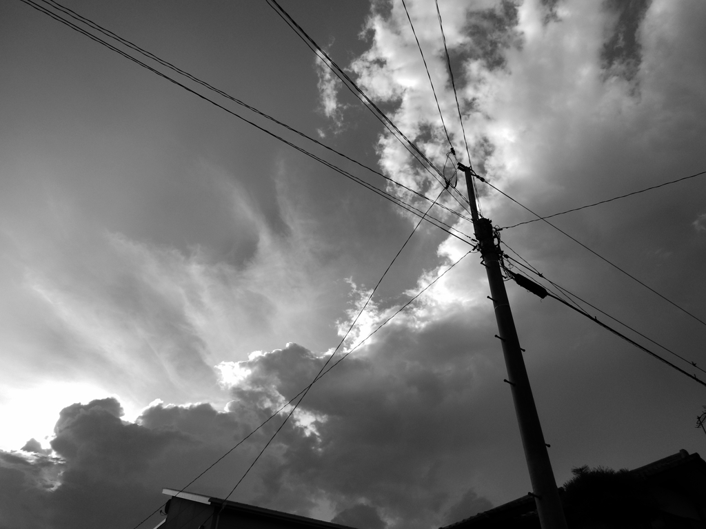 白黒の空