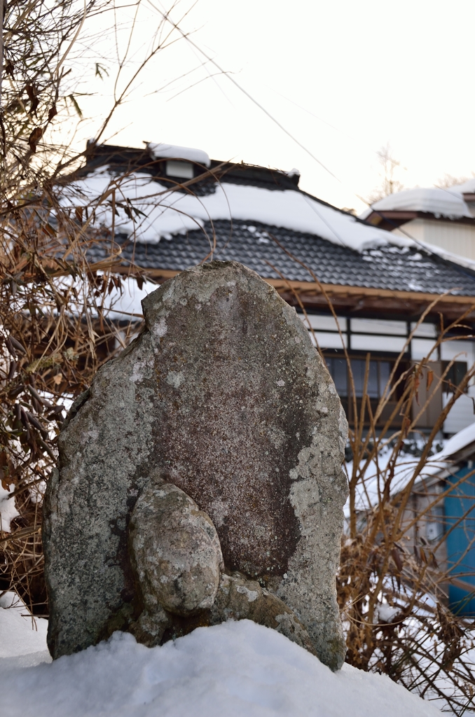 冬の湯西川温泉①春を待つ石仏