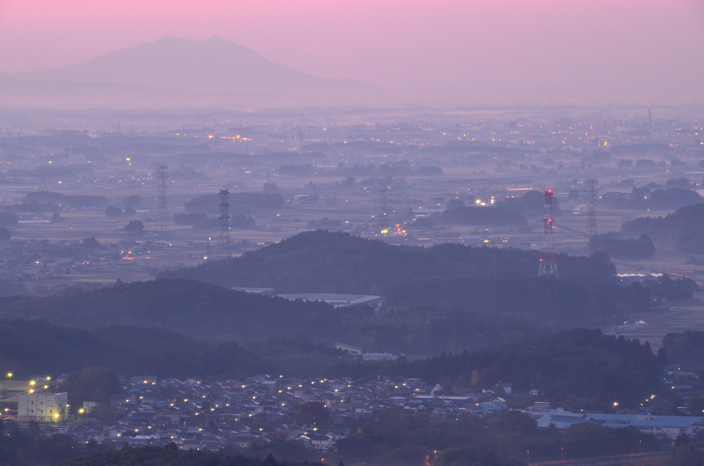 目覚めの頃、朱に染まる人里