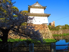 お堀端