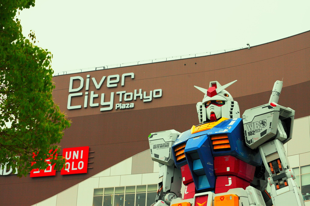 機動戦士ガンダム「DiverCityの広告塔」
きみは、生き残ることができるか