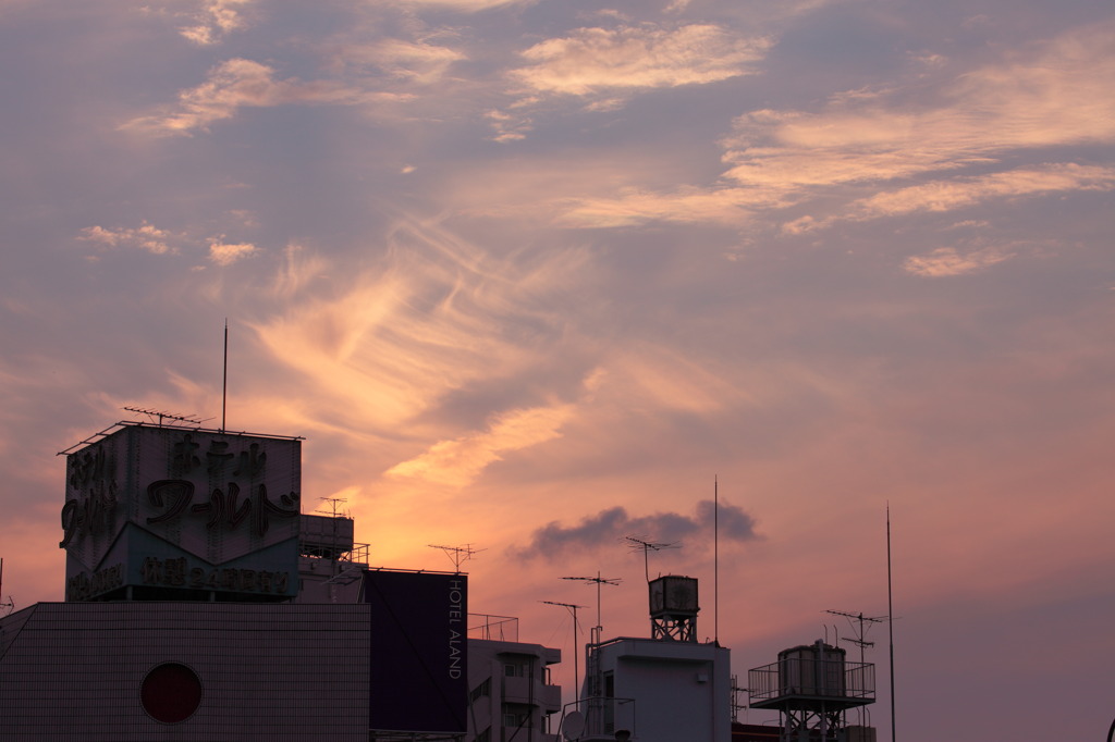 燃ゆる空