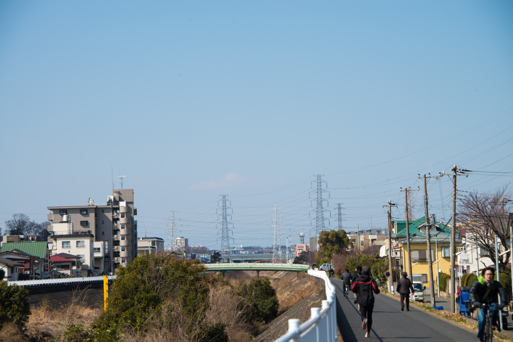 休日の街　SANPO