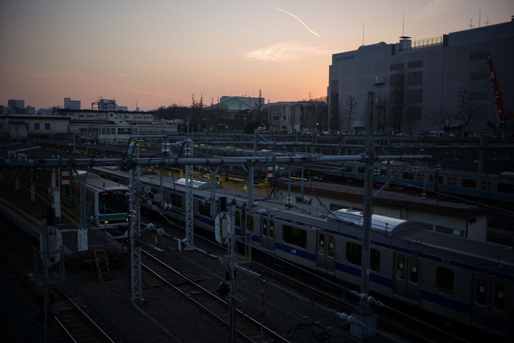 暮れゆく上野駅