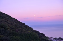 夕景と満月