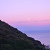 夕景と満月