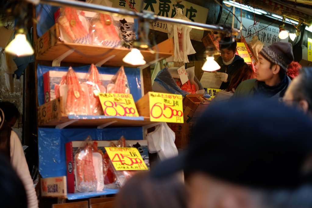 師走のアメ横　ろ