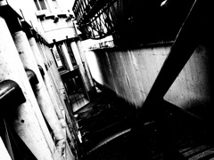 廃墟まがい