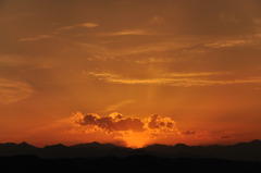 天に延びる光の道