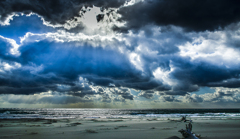 突き抜けるヒカリ　４