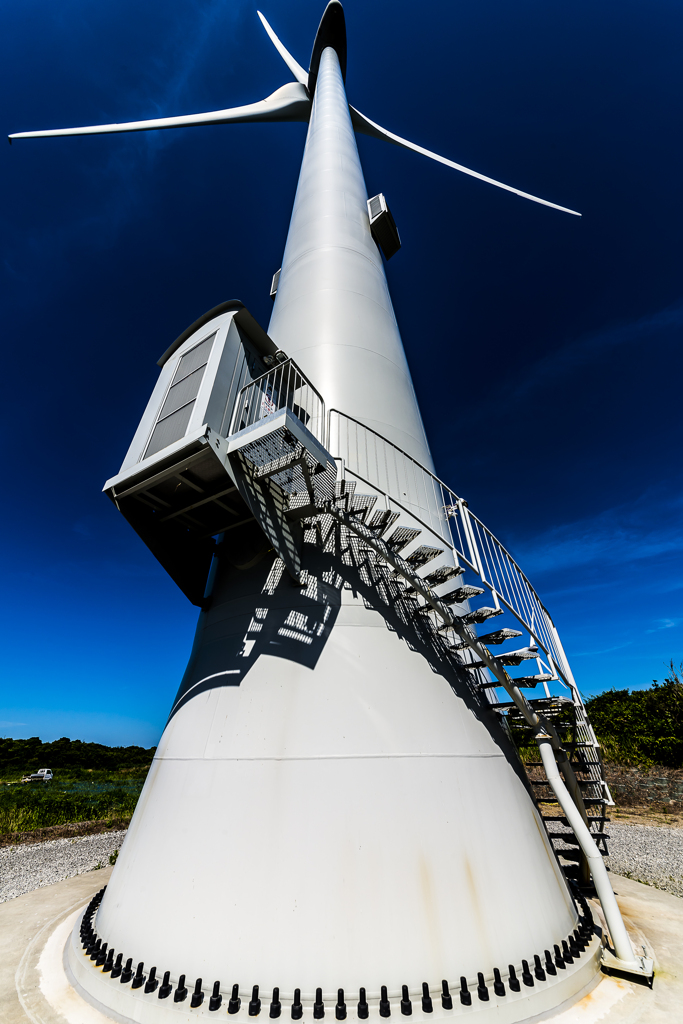 風の塔（風力発電　太陽の塔を捩って）