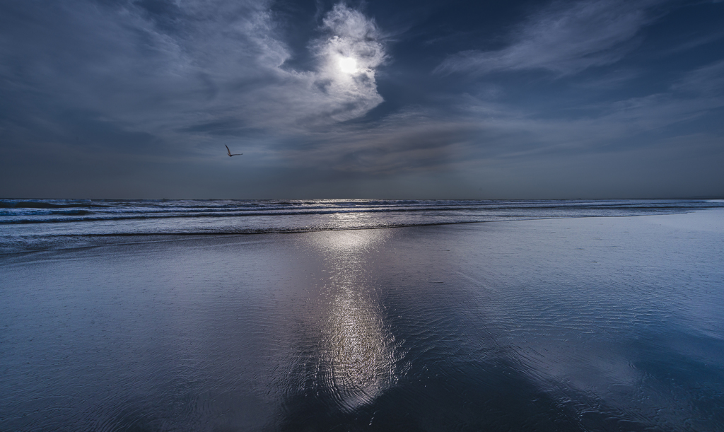 空と海と