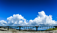 橋の上の雲