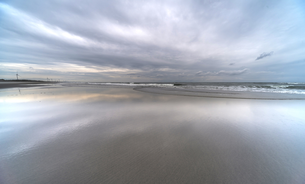 梅雨空（水鏡の海岸）