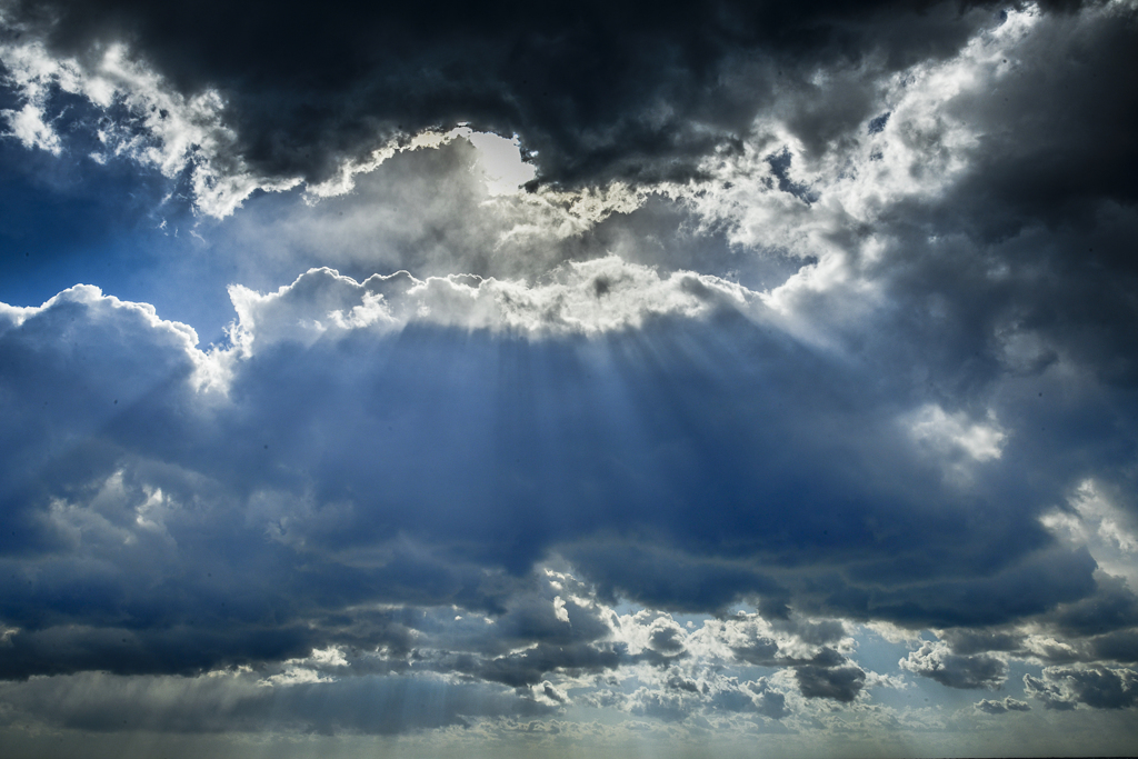 突き抜けるヒカリ　１