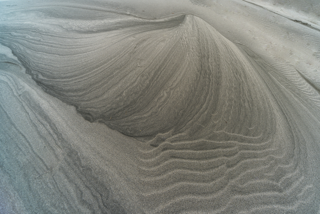 雨上がりの砂模様　１