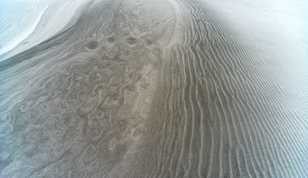 雨上がりの砂模様　２