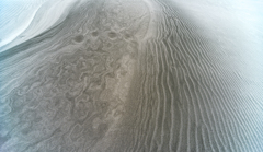 雨上がりの砂模様　２