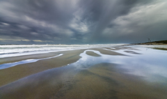 近づく台風 2 近づく台風 2