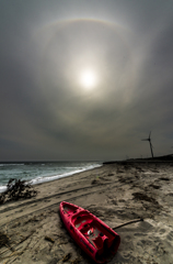 赤い難破ボート