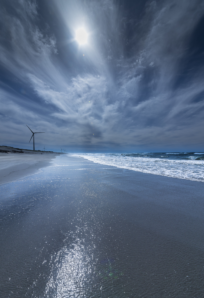 春の空に流れる雲　２