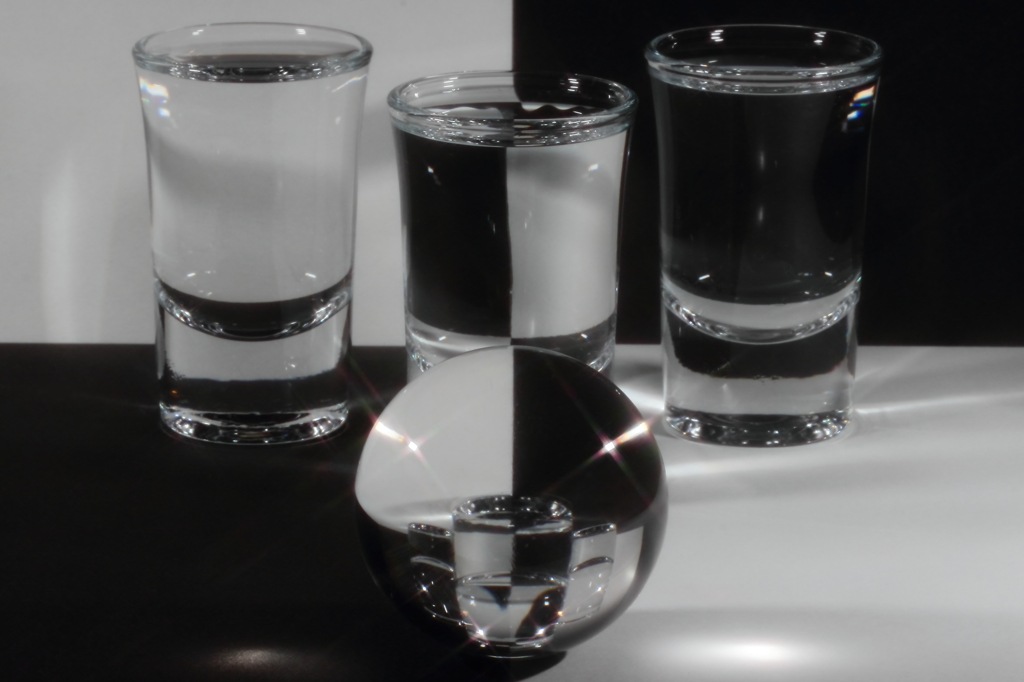 Monochrome glass&ball