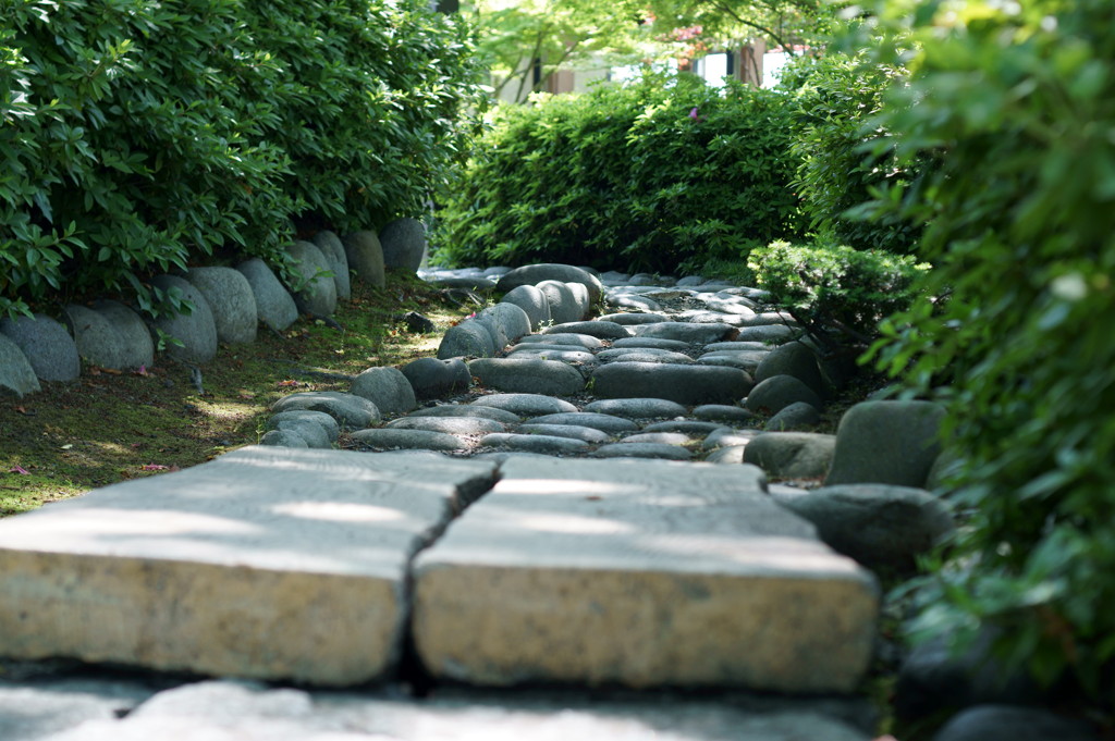城へと続く道