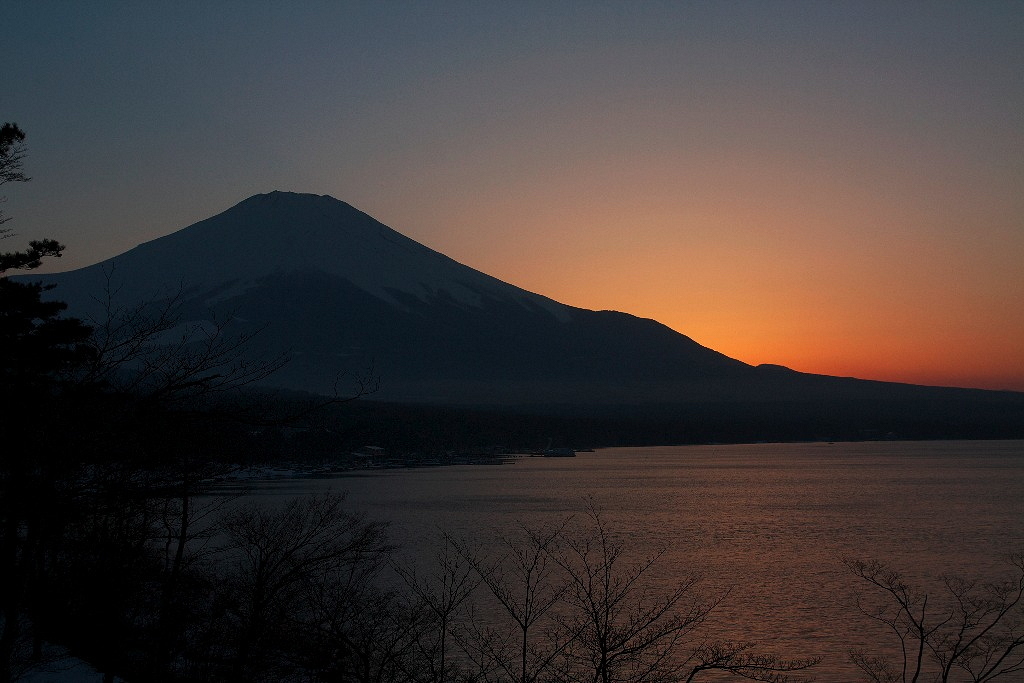 3/13 夕暮れの富士山　Mt.fuji110313_004