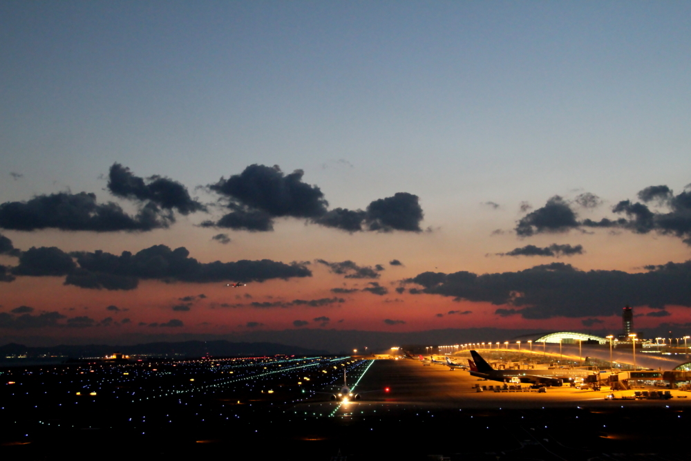 関空の夕暮れ