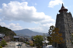 比叡山とストゥーパ
