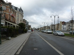 日曜の朝　閑散