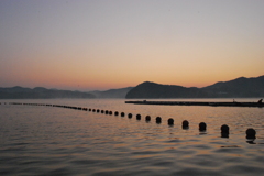 揺らめく湖面