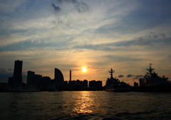 港の夕暮れ